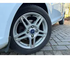 Ford Fiesta 1.0 Titanium - Navigatie - Cruise Control - Climate Controle - Parkeersens A