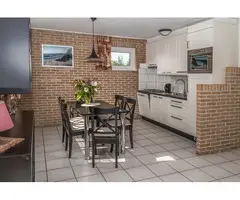 Ruim vakantiehuis met grote tuin op wandelafstand van strand