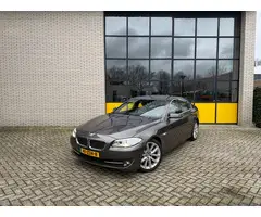 BMW 5-serie Dealer onderhouden 528i Upgrade Edition Xenon, Leer, Navi & PDC