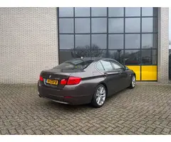 BMW 5-serie Dealer onderhouden 528i Upgrade Edition Xenon, Leer, Navi & PDC