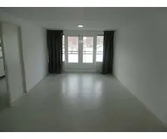 Woning aan de Lederambachtstraat te Amsterdam