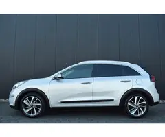 Kia Niro 1.6 GDi Hybrid ExecutiveLine Bi-Xenon | Zwart Leder | Carplay | Schuifdak | JBL | Keyless