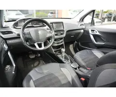 Peugeot 2008 1.2 PureTech Allure Pano Dakrail DAB Trekhaak Airco Stuurwielbed. Camera