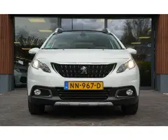 Peugeot 2008 1.2 PureTech Allure Pano Dakrail DAB Trekhaak Airco Stuurwielbed. Camera