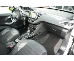 Peugeot 2008 1.2 PureTech Allure Pano Dakrail DAB Trekhaak Airco Stuurwielbed. Camera - 8