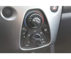 Toyota Aygo 1.0 VVT-i x-play | Rijklaar | Airco | Bluetooth | Mistlampen | Camera | Dealer onderhoud