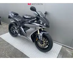 YAMAHA YZF R1 - 2004
